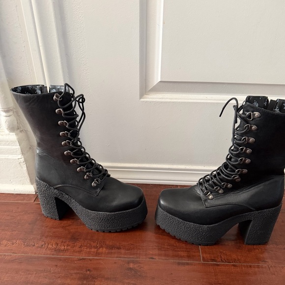New Lamoda Black Platform Lace-Up Boots w side zip - Picture 3 of 5